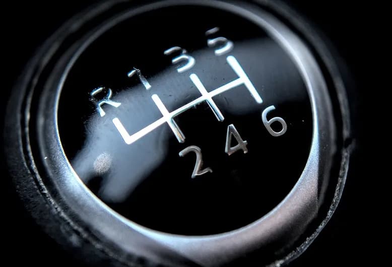 Ile kosztuje wymiana oleju w skrzyni manualnej? Sprawdź ceny i oszczędności Ile kosztuje wymiana oleju w skrzyni manualnej? Sprawdź ceny i oszczędności