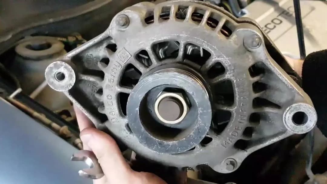 Jak wymontować alternator Opel Meriva - proste kroki i porady