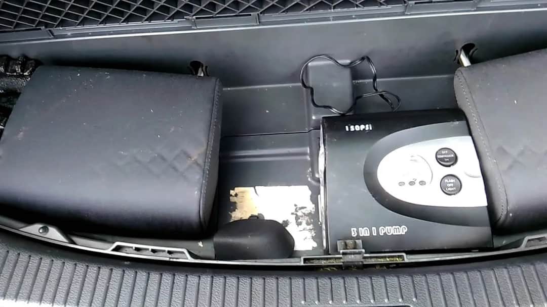 Gdzie dokładnie jest koło zapasowe w VW Touran? Sprawdź lokalizację i uniknij problemów!