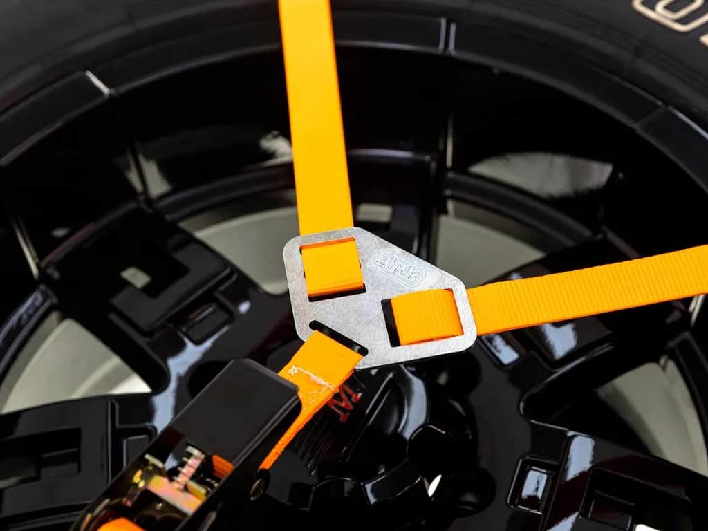 Jak bezpiecznie i skutecznie zamocować koło zapasowe w bagażniku samochodowym