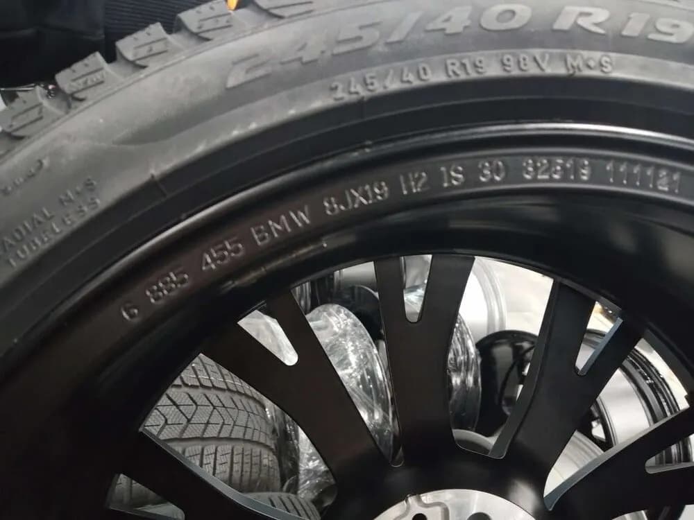 Jak sprawdzić czy felgi są oryginalne BMW i uniknąć oszustwa