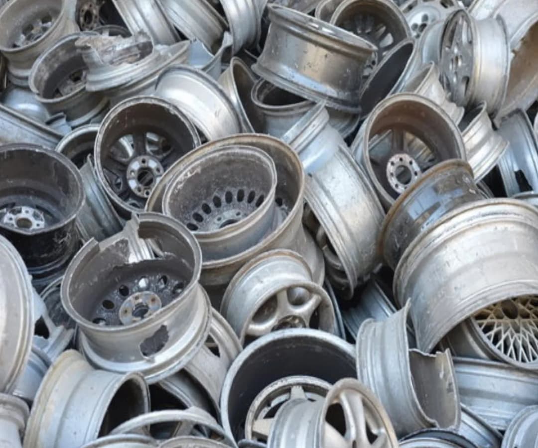 Ile naprawdę kosztuje felga aluminiowa na złomie? Sprawdź, czy nie tracisz pieniędzy!