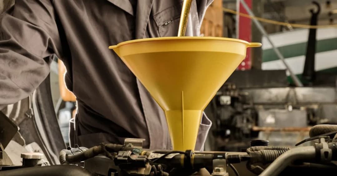 Co ile wymiana oleju 5W40 diesel? Uniknij kosztownych błędów